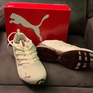 Puma Women’s Size 8 Soft Foam Optimal Comfort Sneakers New